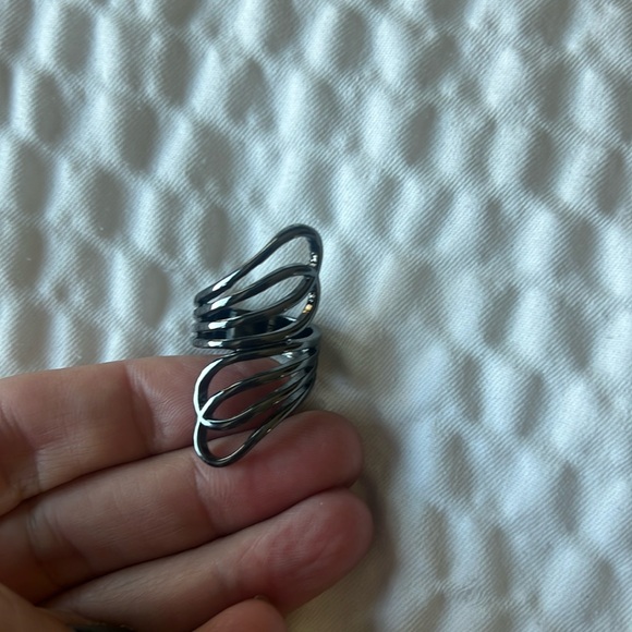 Size 8 black large ring - Picture 1 of 2